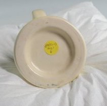 2006.24.5b Roseville Pottery Company-3