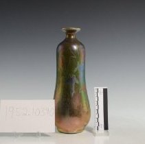 1952.10390 Weller Pottery Company-6