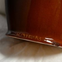 1999.18 Roseville Pottery Company-6