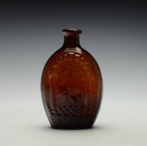 1973.11792 Eagle And Masonic Amber Pint Glass Flask 2