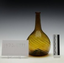 1973.11999 Amber Quart Globular Bottle 4