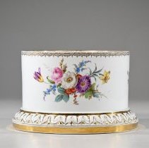 1974.12022a-c Meissen Urn With Snake Handles 4