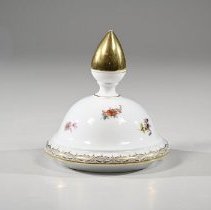 1974.12022a-c Meissen Urn With Snake Handles 7