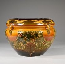 2006.92.1a Roseville Decorated Landscape-1