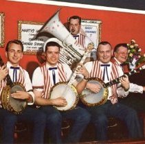 postcard/the red garter band