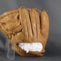 Simpson-Sears J.C. Higgins Model Glove