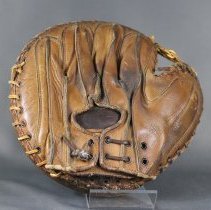 WWII U.S. Army Model # MLL Ernest Lombardi Mitt