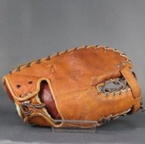 Reach Trapper Model #258T Glove