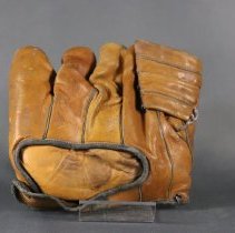 Wellinger & Dunn Glove
