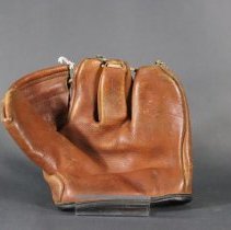 Cooper Weeks Glove