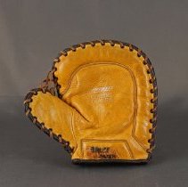 WinnWell Baseman's Glove