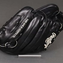 2016.09.001 - Glove, Baseball