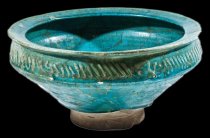 Bowl with molded rim