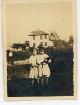Unidentified photo-2 girls