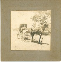 Willie E. Ellmore with his sorrel horse Prince