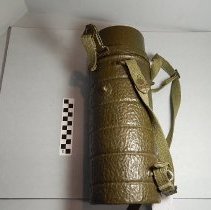 E2020.7_gas mask canister, side view laying down