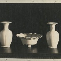 Vase (Left/Right), Bowl (Center)