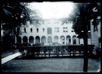View of courtyard, Sacred Hearts Convent School, Fort Street, Honolulu, Hawaii.