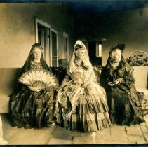 De La Guerra Sisters