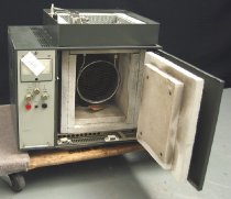 VEB Chromatron Model GCHF 18.3-4 Gas Chromatograph