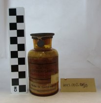 Bottle containing Acetyl-diphenylamin