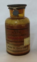 Bottle containing Acetyl-diphenylamin