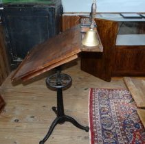 L2021.10.1-teachers Stand