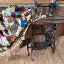 L2023_0_2_early_sewing_machine