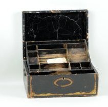 Obj_2016_135_1_v3_dm