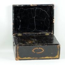 Obj_2016_135_1_v4_dm