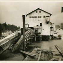 1945-50 - Sawmill Chute - Fanny Bay - 2019019009 - jpg72 - 001