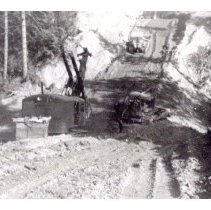 1950 - Shovel & Tractors - Cowichan Bay - 2011600022 - jpg72 - 001