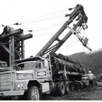 1977 - Canfor Truck - Nimpkish Valley - 2018057079 - jpg72 - 001