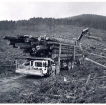 1975 - Butler Bros Truck at Loading Site - Duncan - 2018057086 - jpg72 - 001