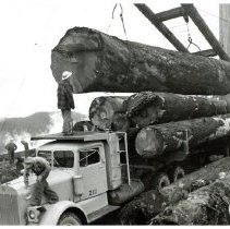 1942-68 - Logging Truck - Mesachie Lake - 2020013031 - jpg72 - 001