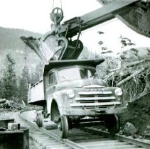 1955 - Gravel Truck - Tuck Lake - 2022067002 - jpg72 - 001