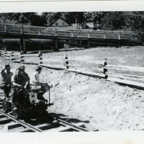 unk - Guests & Footbridge - Duncan - 2016002061 - tiff600 - 001