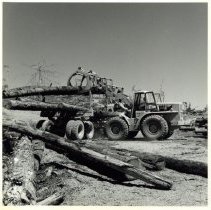 1964 - Loading Flatbed - unk - 2007200037 - jpg72 - 001