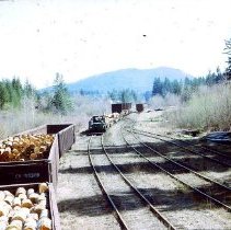 unk-Last Load to Cross Kinsol Trestle-Vancouver Island-2019037004H-jpg72-001