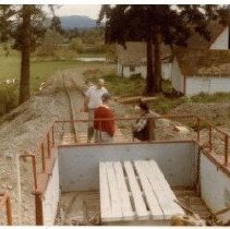 unk - Track by the Barn - Duncan - 2023019736 - jpg72 - 001