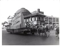 Parade float, 1951