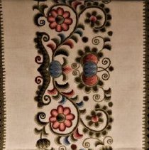 Table runner in Hodmezovasarhely pattern