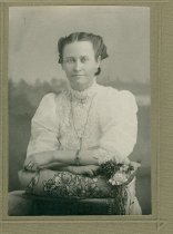 Portrait of Lizzie Taylor