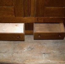 Wardrobe (with 2 cabinets and 2 drawers)