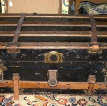 Trunk (with hinged lid and handles)