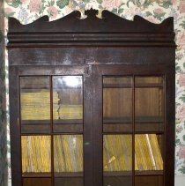 Book Case (with 2 doors and 3 shelves)