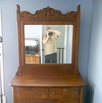 Victorian Dresser (with mirror, four drawers)