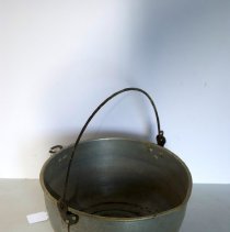 Wear-Ever Pot (No. 121; with spout and loop handle)