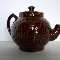 Tea Pot (with floral design and lid)