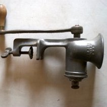 Universal Food Chopper, No. 5 (with crank handle and vise mount)